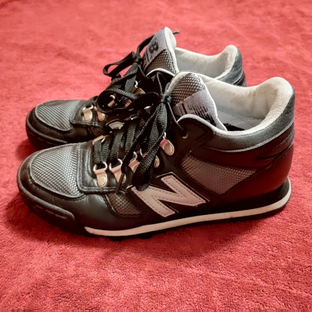 New Balance 710 Leather Hiking Boot Sneakers. Black & Gray. Women's 7